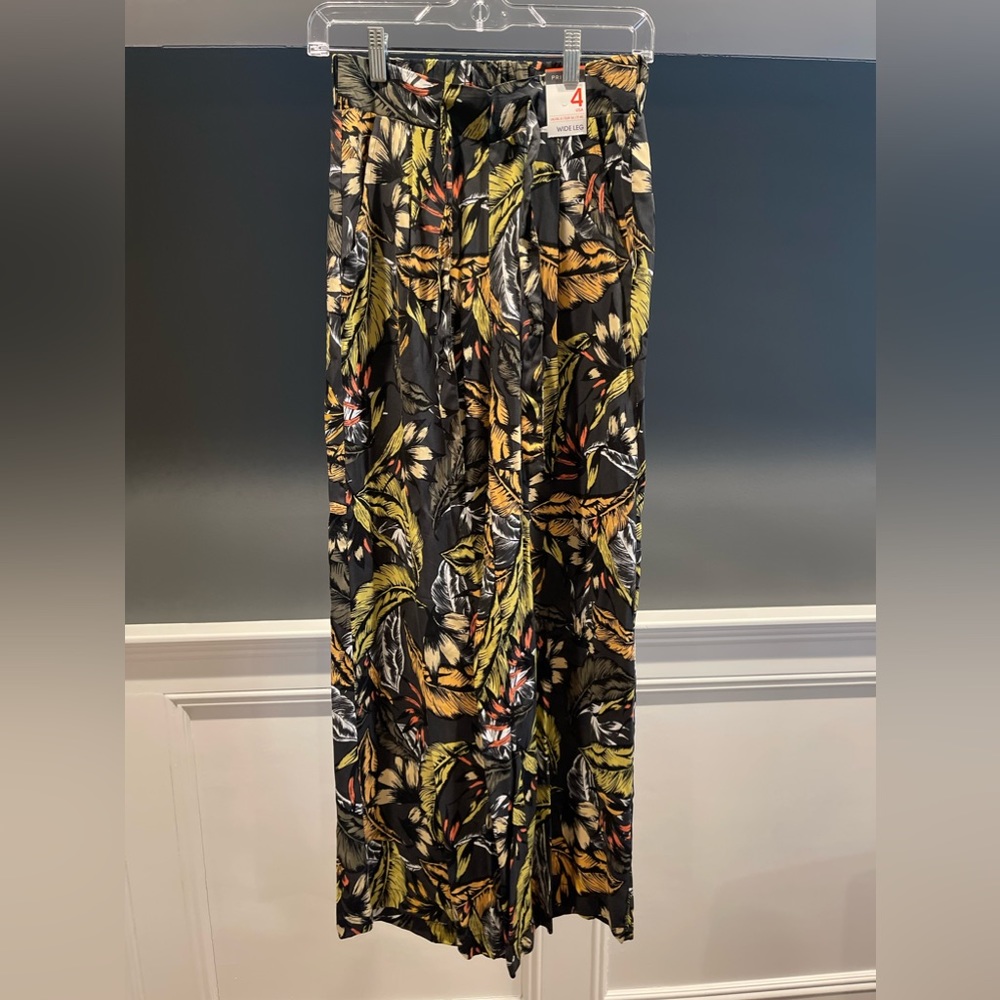 Womens nwt wide leg pants